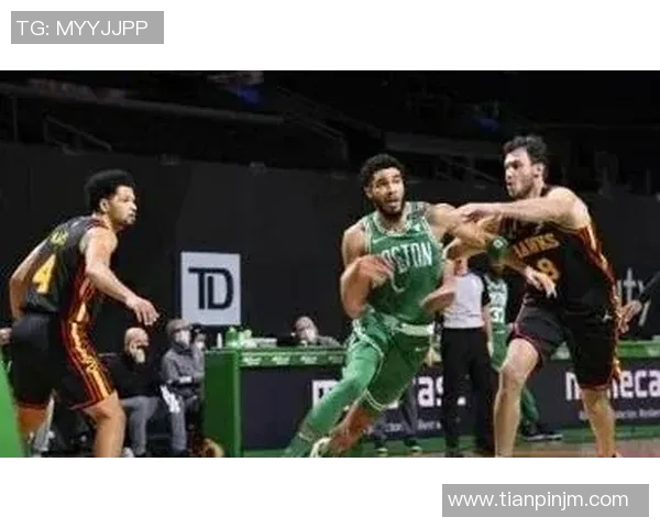 老鹰鏖战凯尔特人双方激烈对攻上演本赛季最震撼巅峰之战